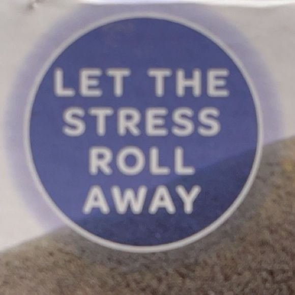 NEW MERIDIAN POINT Vibrating Massage Roll Pillow - Picture 13 of 15